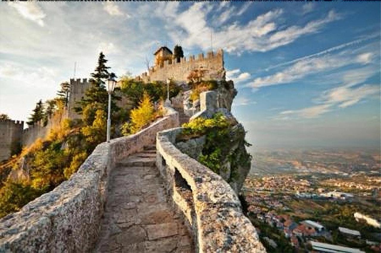 Hotel La Rocca San Marino Luaran gambar