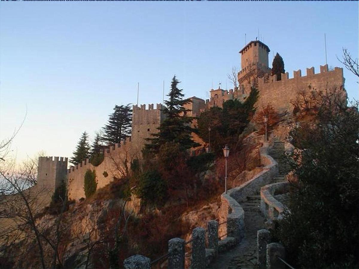 Hotel La Rocca San Marino Luaran gambar